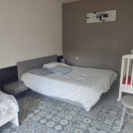 Maison Plain Pied, 2 Chambres, Longere Typique , Fraiche, Dans Bourg Avec Tous Commerces Luçay-le-Mâle Zewnętrze zdjęcie