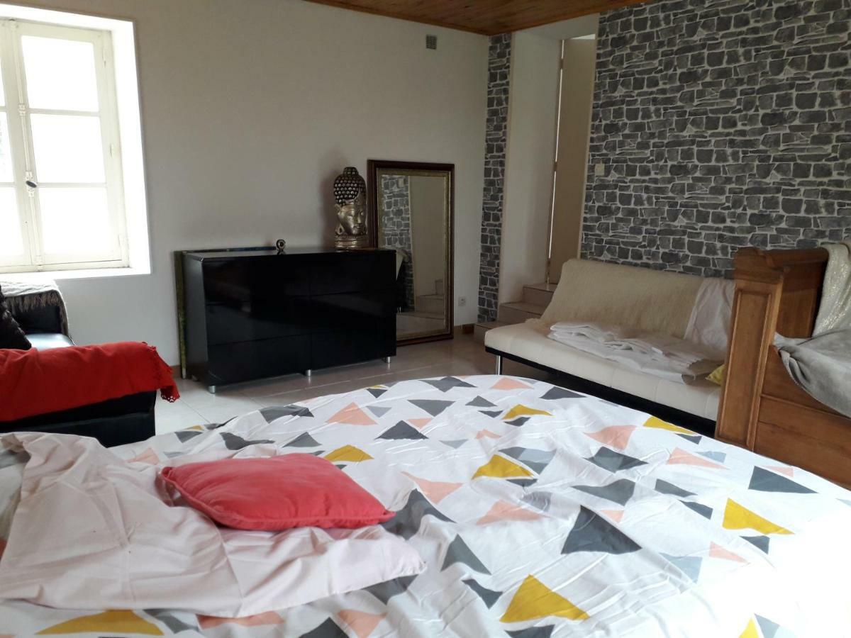 Maison Plain Pied, 2 Chambres, Longere Typique , Fraiche, Dans Bourg Avec Tous Commerces Luçay-le-Mâle Zewnętrze zdjęcie